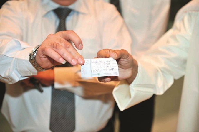 لحظة الاعلان عن احد الفائزين