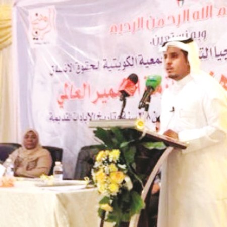 احد المتحدثين خلال المؤتمر﻿