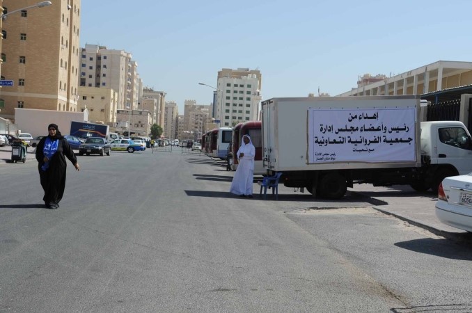 جمعية الفروانية وفرت المياه والعصائر لناخبي المنطقة