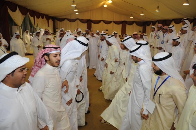 انصار البغيلي يحتفلون على طريقتهم