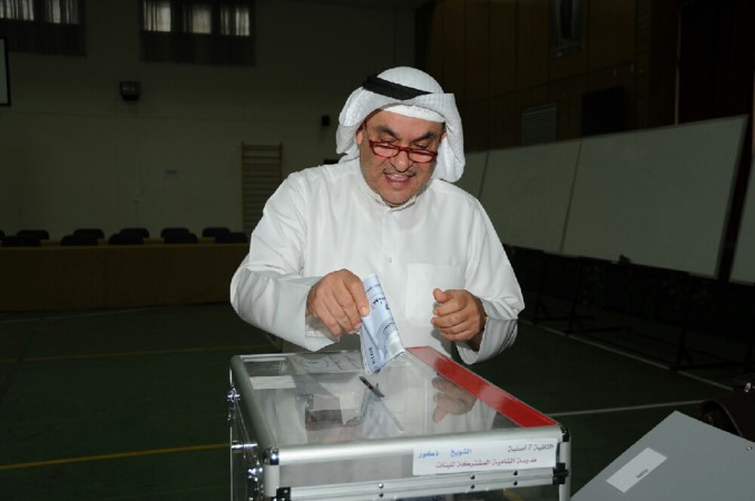 محمد الصقر يدلي بصوته في الانتخابات