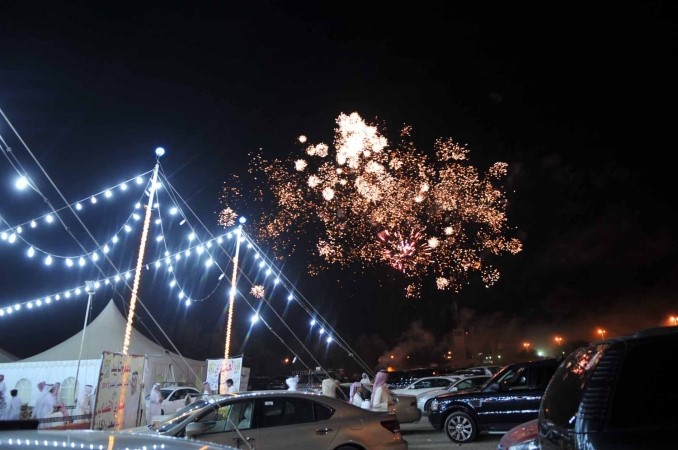 العاب نارية احتفالا بالفوز في مقر مشاري المطوطح