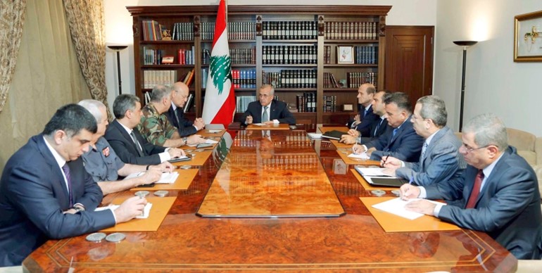 الرئيس ميشال سليمان مترئسا اجتماعا امنيا في بعبدا امس محمود الطويل