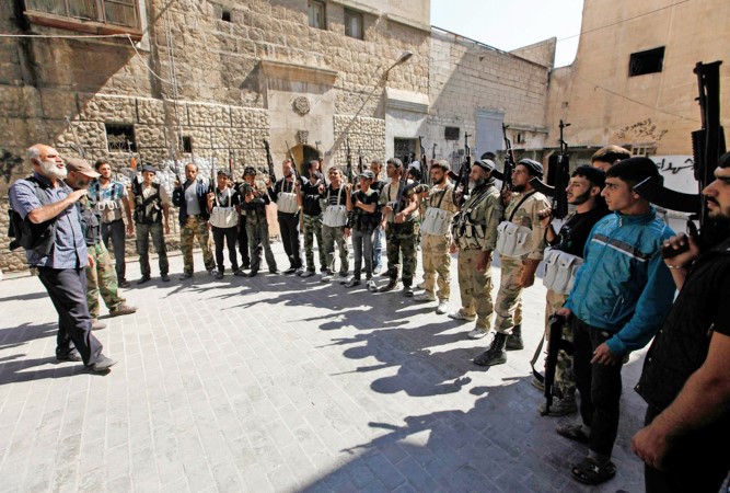 مجموعة من الجيش الحر في حلب رويترز