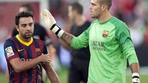 بالفيديو.. فالديز " يُوبّخ " قائد برشلونة أمام " الآلاف " 