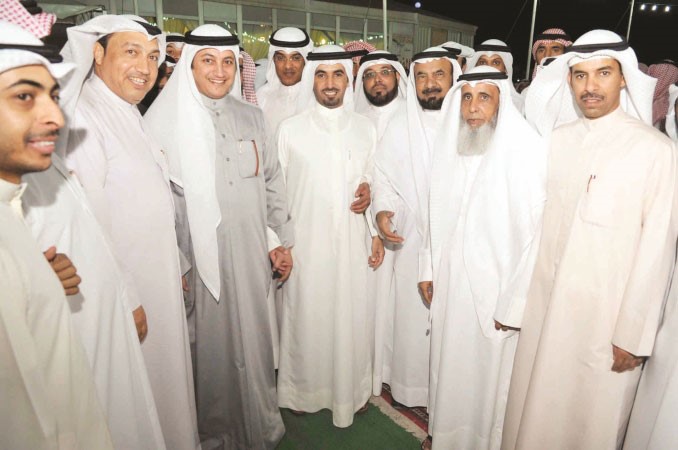 عسكر العنزي يقدم التهاني الى مشاري المطوطح	سعود سالم﻿