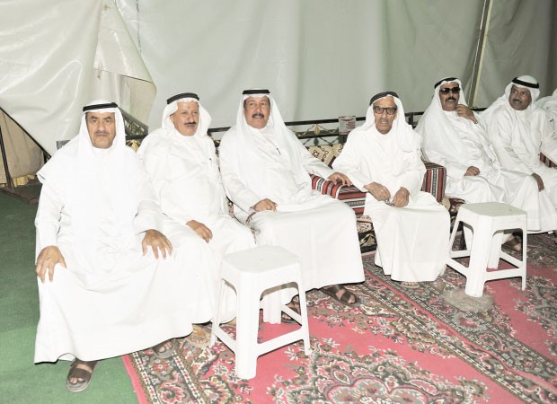جانب من المهنئين
