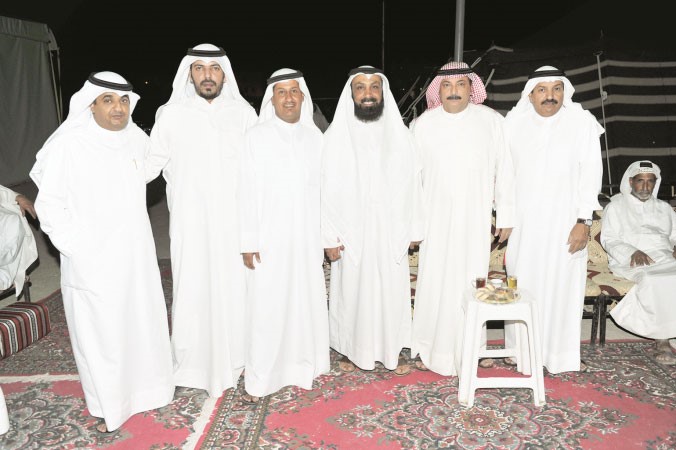 مانع العجمي وفهد اللميع يقدمان التهاني 