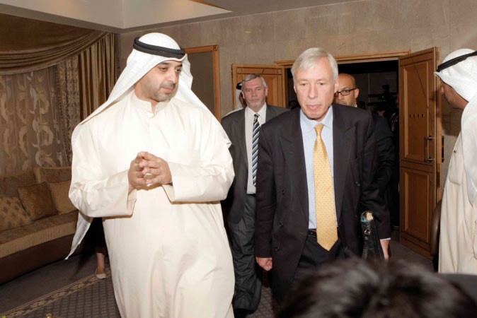 الشيخ محمد العبدالله ووزير الصحة البريطاني ريت هاو سعود سالم