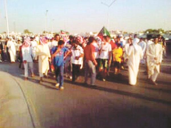 اعداد المشاركين في التظاهرات بالمئات﻿