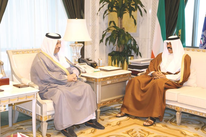 سمو نائب الامير وولي العهد الشيخ نواف الاحمد مستقبلا سمو رئيس الوزراء الشيخ جابر المبارك 