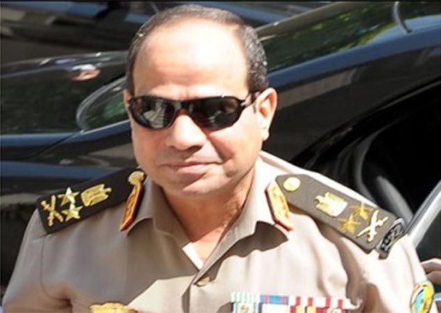 بالفيديو.. السيسي ضاحكاً: «المتحدث العسكري جاذب جدًا للستات»