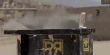 بالفيديو ..قناص يطلق وابلاً من الرصاص على "آي فون 5 إس"!!