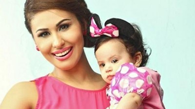 بالصور .. ابنة مي سليم تشبه " ميني ماوس "
