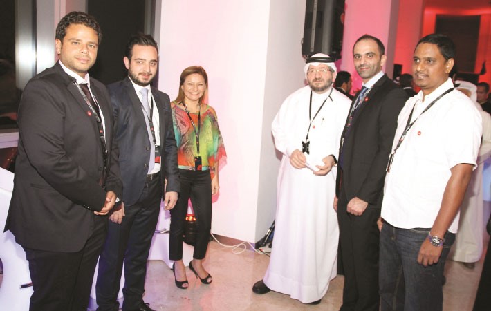 جانب من التكريم وتبدو ممثلة شركة محمد حمود الشايع	 اسامة ابوعطية﻿