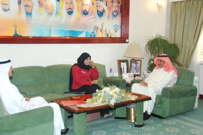  الشيخ د ابراهيم الدعيج مستقبلا منى الصلال وصالح الحبيب﻿