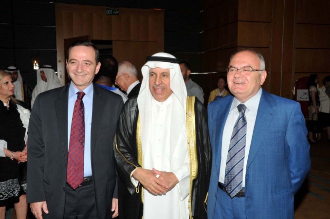 دعبدالعزيز الفايز ودخضر حلوي ومحمد الكايد