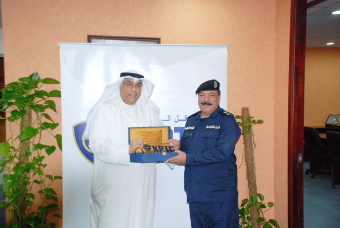 اللواء العلي خلال تكريمه من دعيسى الحبيل﻿
