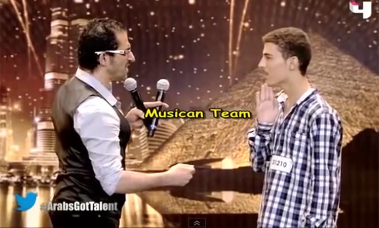 بالفيديو.. أحمد حلمي يصفع مشتركاً على وجهه في «Arabs got talent»