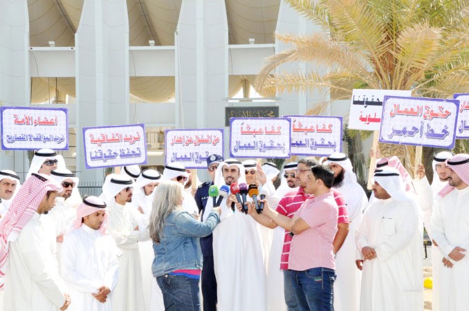 جانب من الاعتصام امام مجلس الامة﻿