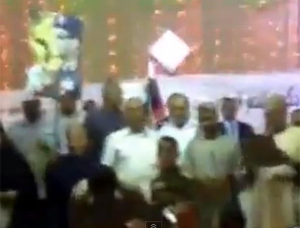 بالفيديو.. لحظة سقوط المسرح أثناء أغنية تسلم الأيادي باحتفالات أكتوبر.. والهتافات تتحول لصرخات وعويل