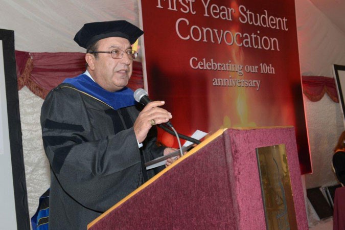 رئيس الجامعة بالانابة د نزار حمزة ﻿
