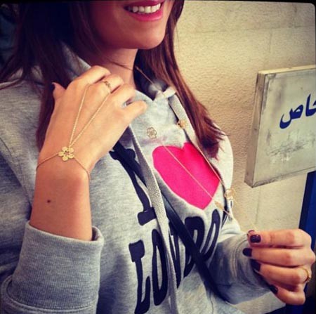 بالصور : رويدا عطية تُعلن خطوبتها