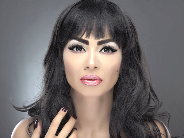 دوللي شاهين