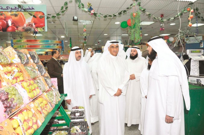 جولة بين المعروضات﻿