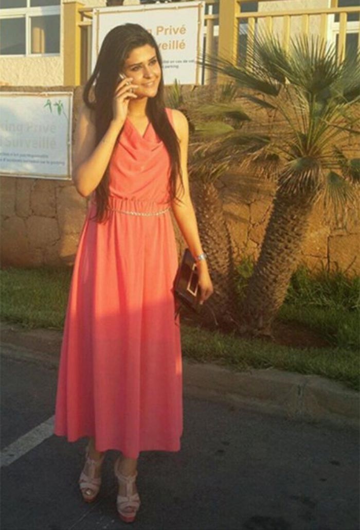 سلمى رشيد تلعب البولينغ بملابس «غير مناسبة»