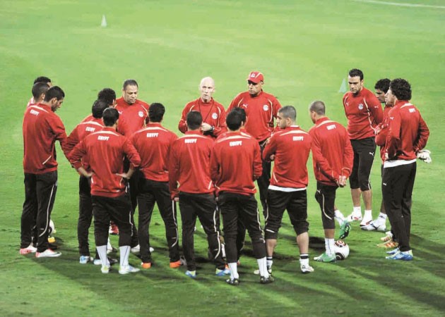 دعوة بلاتر لافتتاح «الاتحاد» لنسف المطلب الغاني بنقل الإياب لخارج مصر
