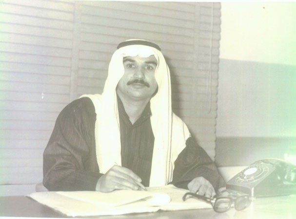 الاستاذ محمد الخضر ايام الشباب