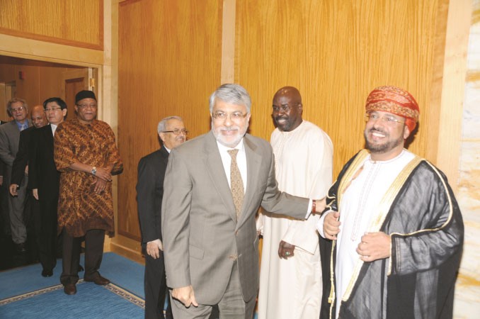 السفير الهندي مع السفير العماني﻿