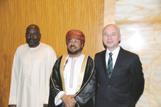 جانب من وداع السفير العماني ﻿