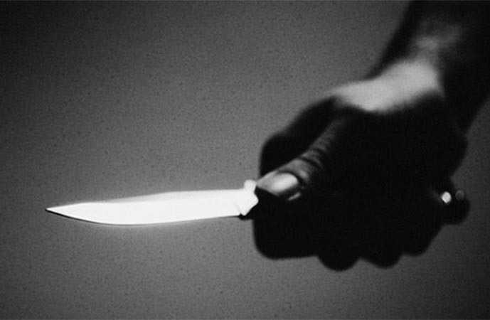 بدون طلب من مستخدمي «أميركية» و«يابانية» خفض المذياع فطعنوه وتركوه غارقاً في دمائه