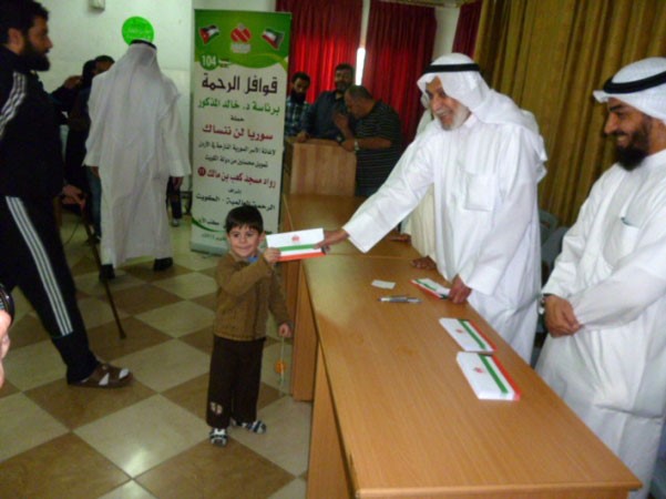  جمعية الرحمة العالمية خلال حملتها لمساعدة اللاجئين السوريين في الاردن 