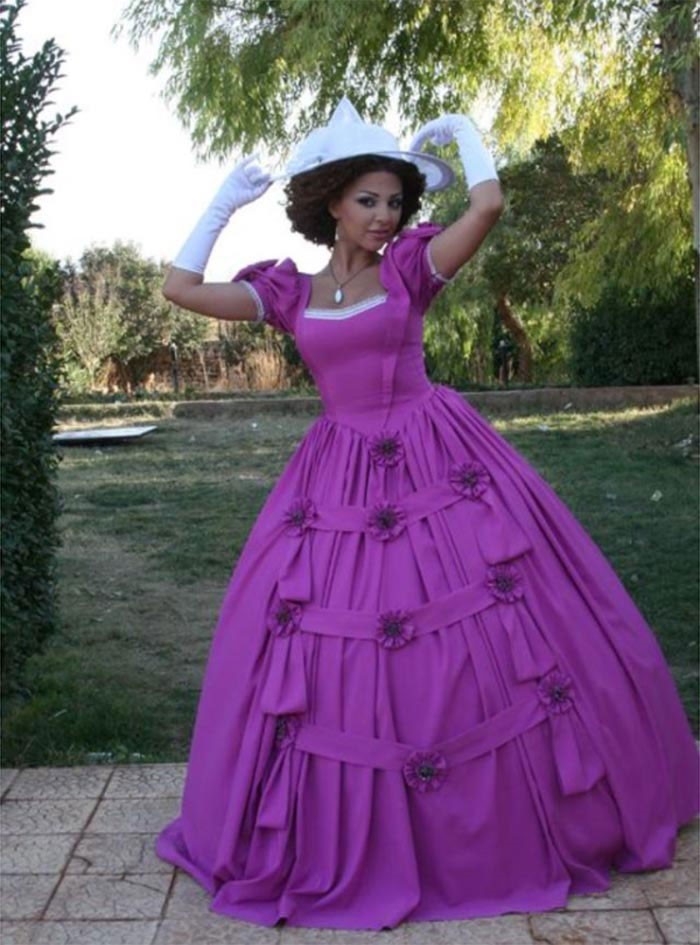 بالصور.. ميريام فارس في 3 اطلالات كلاسيكية من روح الستينيات