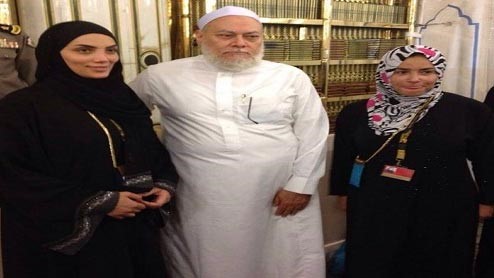 صور " علي جمعة " مع " حورية " تفجر غضب نشطاء فيس بوك