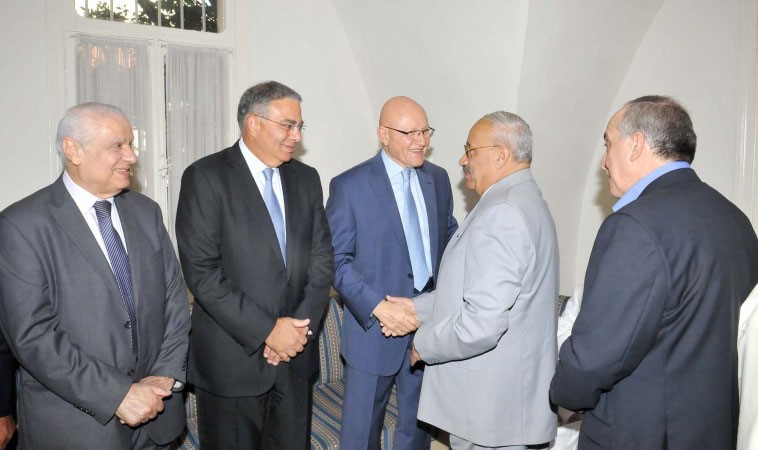 رئيس الحكومة المكلف تمام سلام مستقبلا المهنئين بعيد الاضحيمحمود الطويل