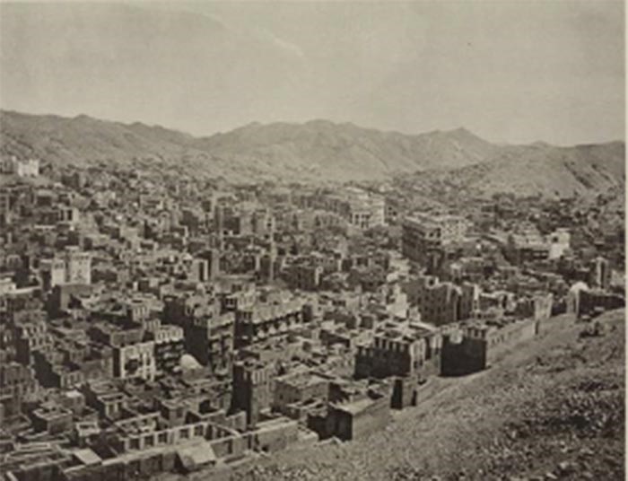 مجلة فورين بوليسي تنشر صوراً قديمة ونادرة عن «مكة المكرمة» التقطت بين أعوام 1800 و1900