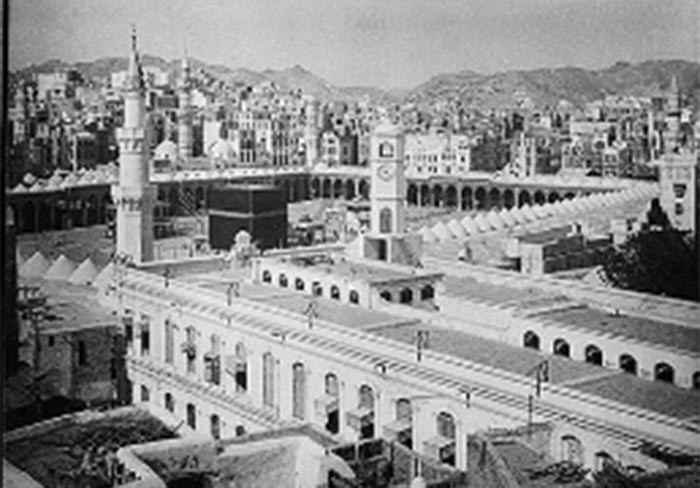 مجلة فورين بوليسي تنشر صوراً قديمة ونادرة عن «مكة المكرمة» التقطت بين أعوام 1800 و1900