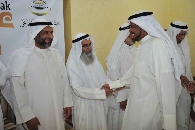 بدر الناشي يقدم التهاني الى دعبدالله العتيقي وحامد الياقوت