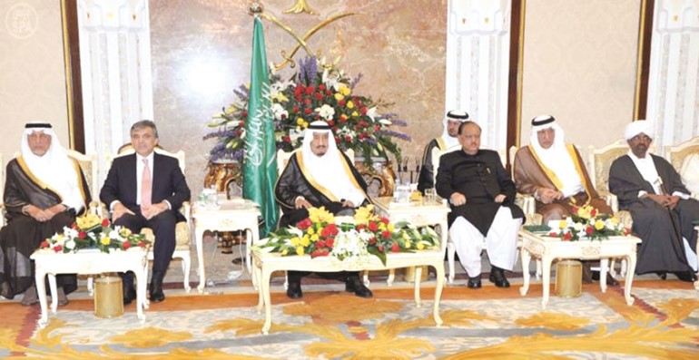 ولي العهد السعودي صاحب السمو الملكي الامير سلمان بن عبدالعزيز اثناء استقباله قادة الدول الاسلامية وكبار الشخصيات﻿