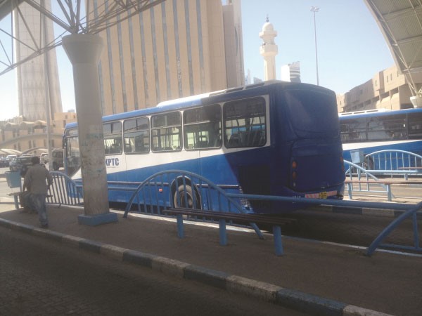 باصات النقل العام تجوب البلاد شرقا وغربا ﻿