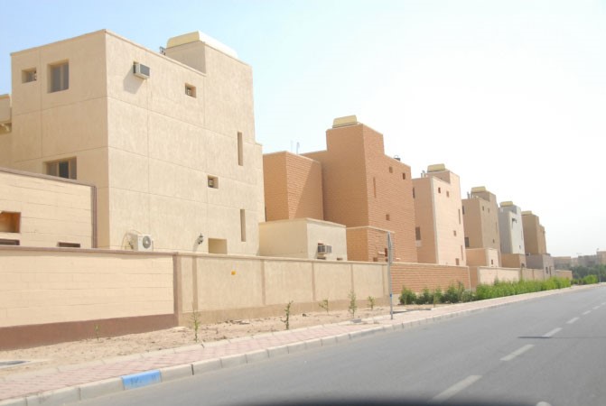 اشراك القطاع الخاص في بناء مساكن مخفضة التكاليف للشباب مطلب مهم ﻿