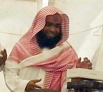 داعية سعودي يودع الحياة بعد دقائق من توزيعه هدايا على حجاج بمخيم منى