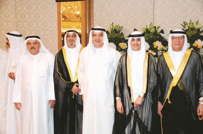 عبدالواحد العوضي ومحمد الكندري يباركان