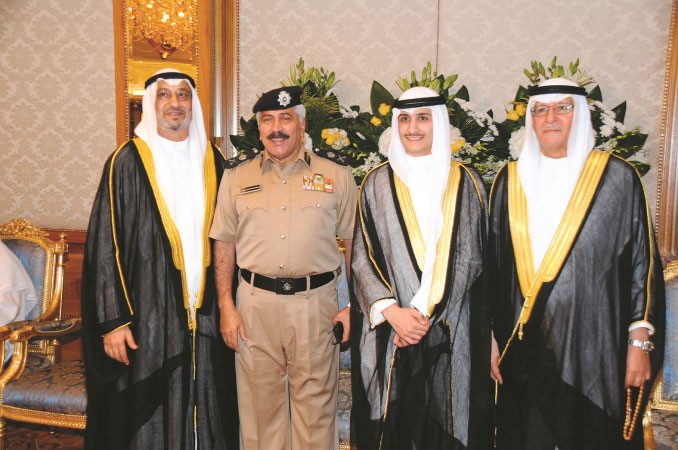 اللواء محمود الدوسري مهنئا