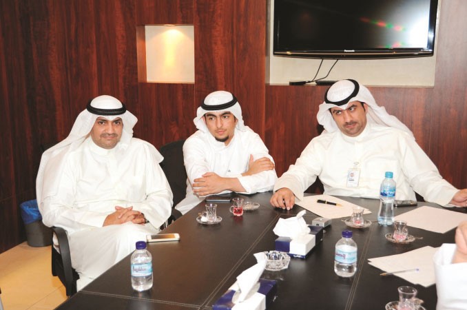 الزملاء بدر السهيل وسلطان العبدان و دناصر الوقيت
