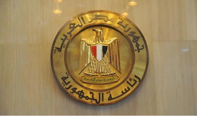 الرئاسة المصرية تتجه لتأجيل نظر «قانون التظاهر».. وقوى ثورية تلوح بالعودة إلى الساحات في حال إقراره